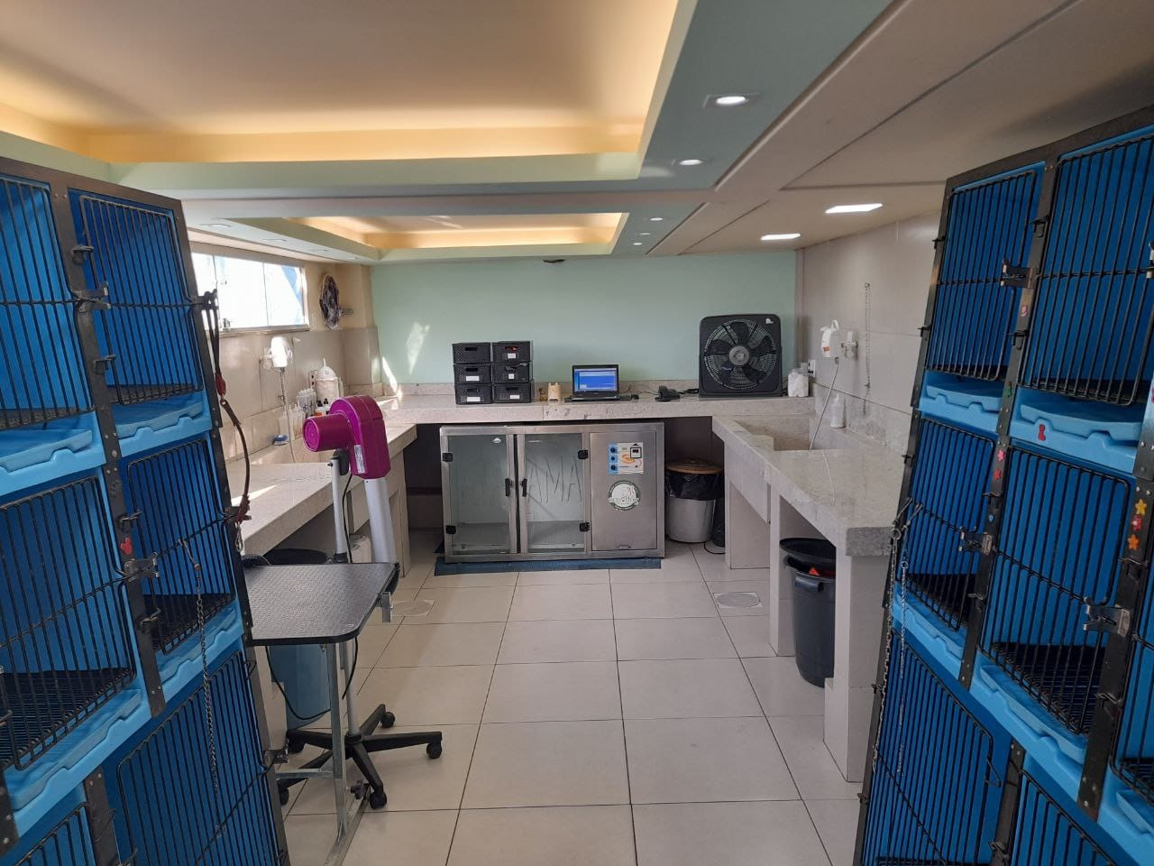 Equipamentos modernos do centro cirúrgico